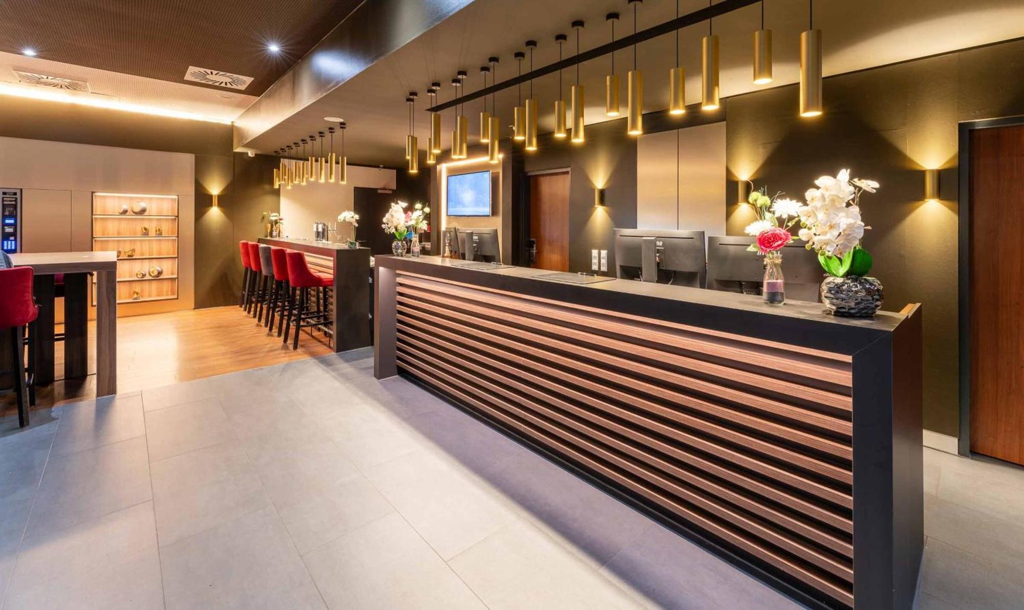 ホテル Plaza Premium カールスルーエ エクステリア 写真